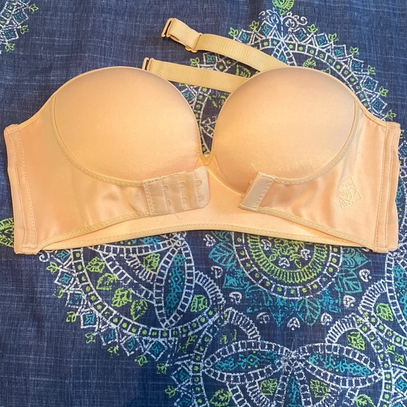 3 Beautiful Bras NWOT - Picture 2 of 4